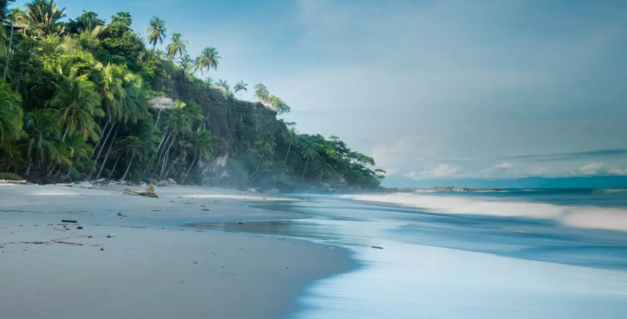 Plage de la pointe de la Péninsule de Nicoya proche de Tambor