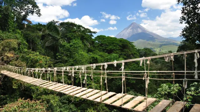 Pont suspendu de la région de Arenal
