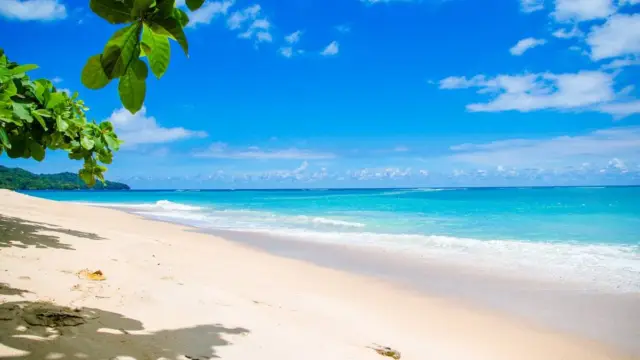 Plage du Costa Rica de la côte Pacifique (Guanacaste)