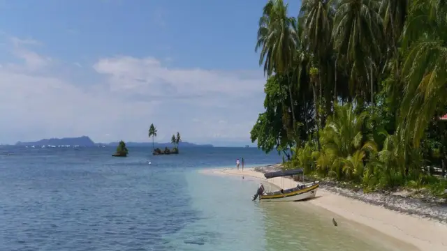 Plage typique de bocas del toro au Panama