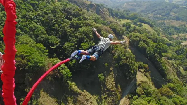 Extremo Bungee Jump à Monteverde