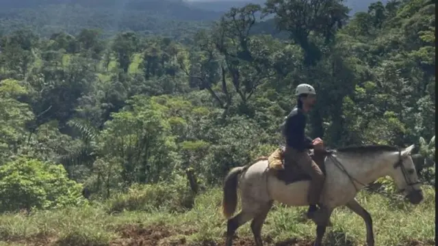 Balade à cheval dans la région de Tenorio