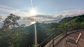 Vue panoramique depuis la terrasse du Cusinga Lodge