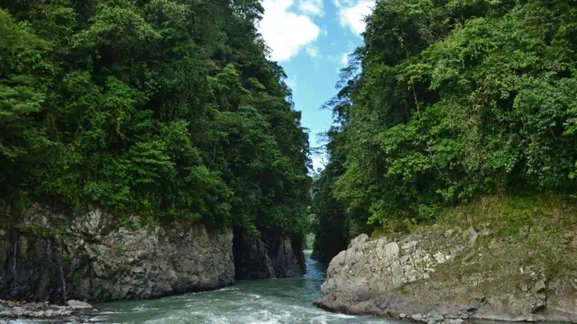 Canyon traversé par le Rio Paquare lors du rafting