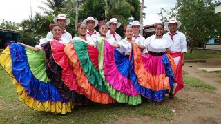Costumes traditionnelles de la Péninsule de Nicoya pour célébrer l'annexion de Nicoya au Guanacaste