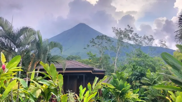 arenal bungalow nature