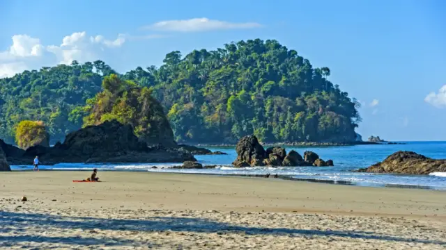 Plage de Manuel Antonio, sur la côte Pacifique centrale du Costa Rica