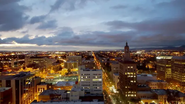 Vue nocturne de la capitale San José
