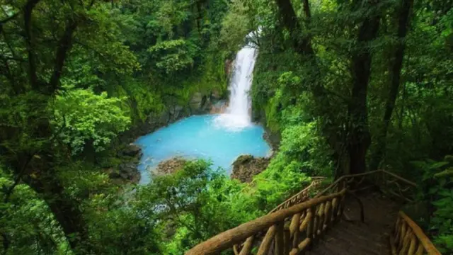 Cascade Celeste au sein du parc national de Tenorio