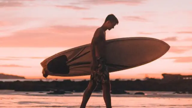 Du surf au Costa Rica oui !